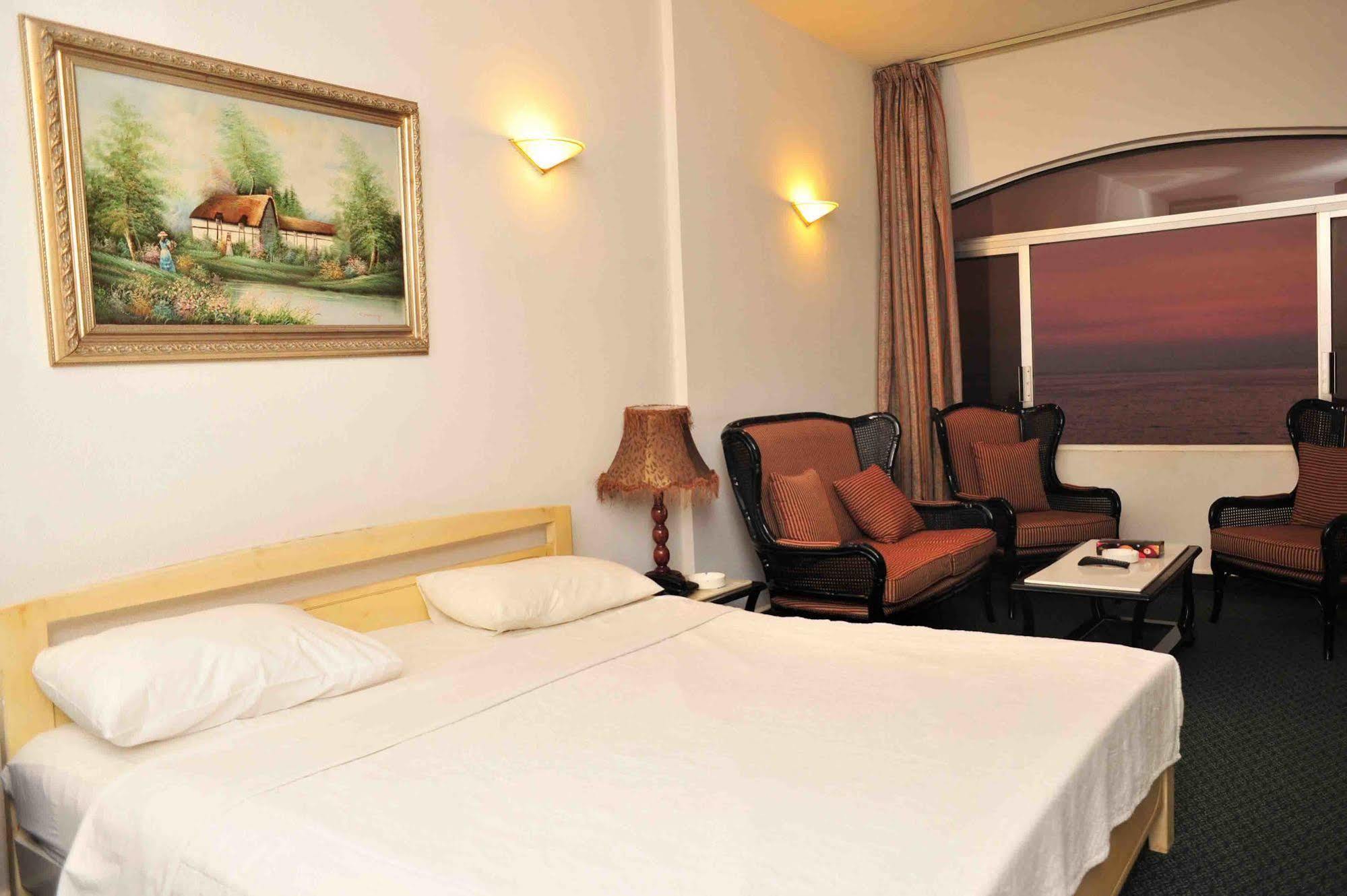 Arcada Marina Hotel Jounieh Exterior foto